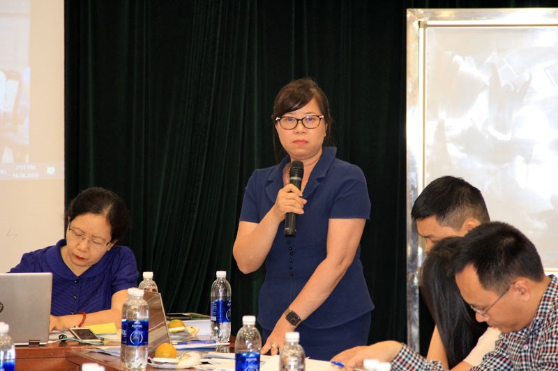 Bà Lê Thị Tuyết Nhung - Phó Cục trưởng Cục Quản lý, giám sát Kế toán, Kiểm toán - Bộ Tài chính  ​phát biểu tại phiên họp thảo luận, soạn thảo CMKiT (trực tuyến) năm 2020 lần thứ nhất.