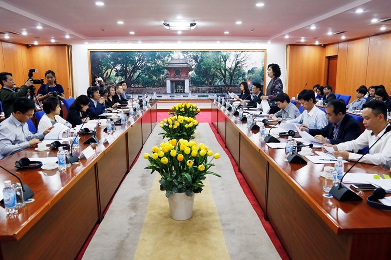 Quang cảnh buổi làm việc