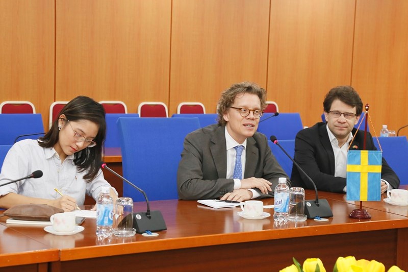 Ngài Pereric Hogberg Đại sứ Thụy Điển đánh giá cao những nỗ lực của Bộ Tài chính Việt Nam.