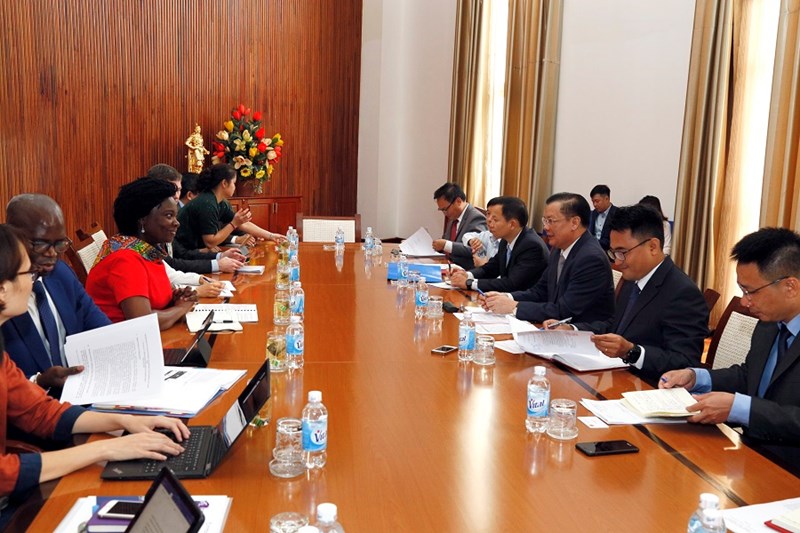 Quang cảnh buổi làm việc.