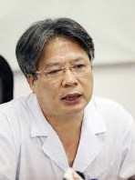 GS.TS Trần Bình Giang, Giám đốc Bệnh viện Việt Đức thông tin cho báo chí.