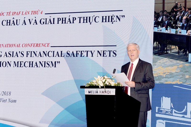 Giám đốc ADB tại Việt Nam Eric Sidgwic.