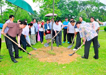 Giao lưu cán bộ, công chức Tài chính hai nước Việt Nam và Lào lần thứ 6: Đoàn kết, hữu nghị, thắm tình bằng hữu - Ảnh 3