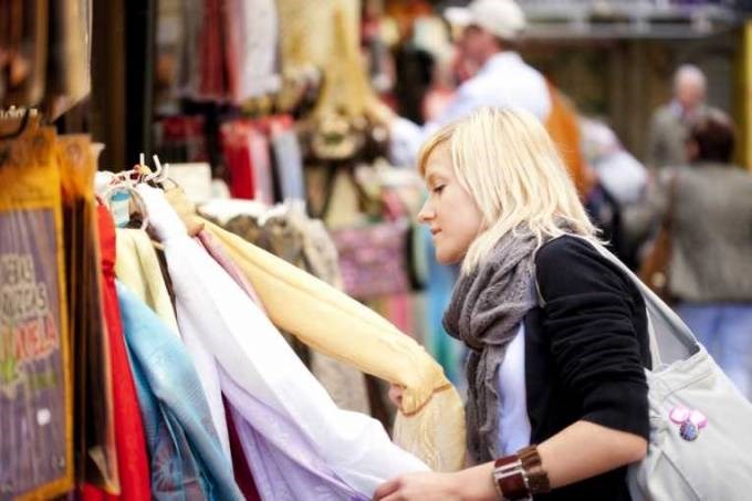 Bí quyết giúp bạn tiết kiệm tiền khi mua sắm quần áo - Ảnh 3
