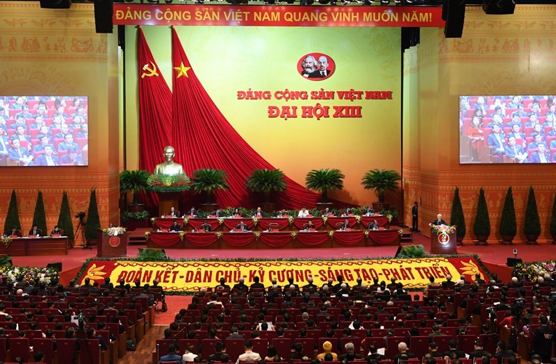 Trên & cảnh đại hội.