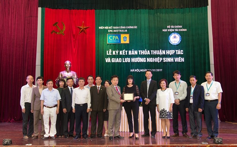 Lãnh đạo CPA Australia và Học viện Tài chính tại Lễ ký Thỏa thuận hợp tác.