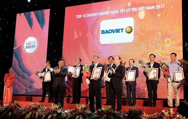 Tập đoàn Bảo Việt được vinh danh trong Top 10 Doanh nghiệp niêm yết uy tín năm 2017.