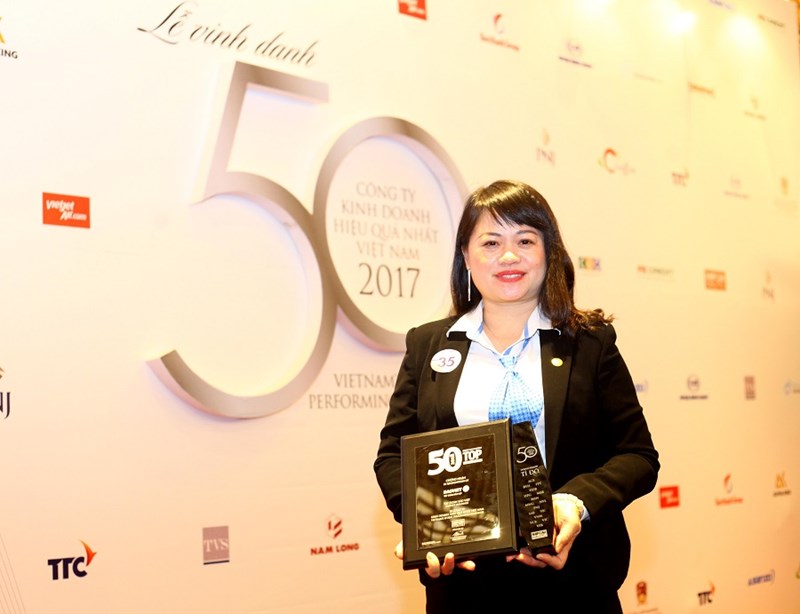 Đại diện Tập đoàn Bảo Việt tại buổi lễ vinh danh.