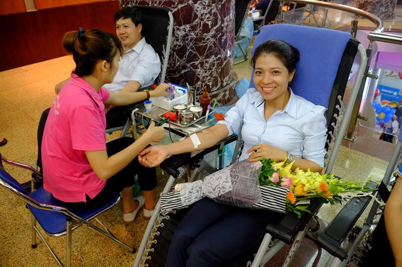 Cán bộ Tập đoàn Bảo Việt tích cực tham gia chương trình hiến máu tình nguyện “Bảo Việt - Vì những niềm tin của bạn lần thứ 4”