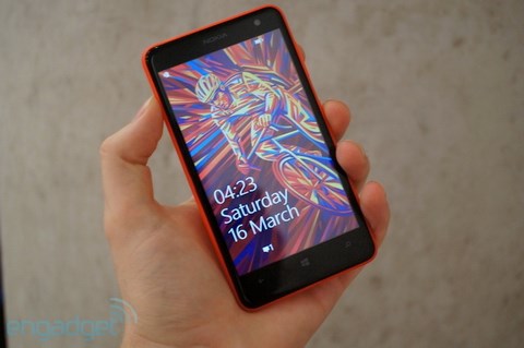 Lumia 625 chính thức ra mắt, giá hơn 6 triệu
