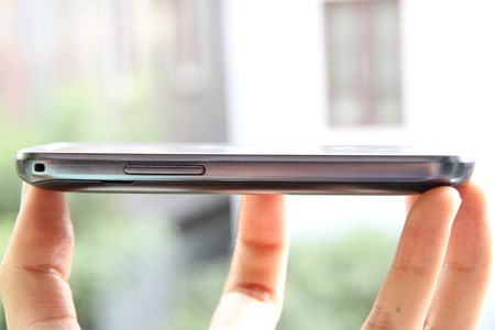 Thiết kế máy đơn giản, phù hợp với người dùng lần đầu tiên sử dụng smartphone