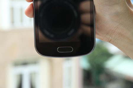 Thiết kế máy đơn giản, phù hợp với người dùng lần đầu tiên sử dụng smartphone