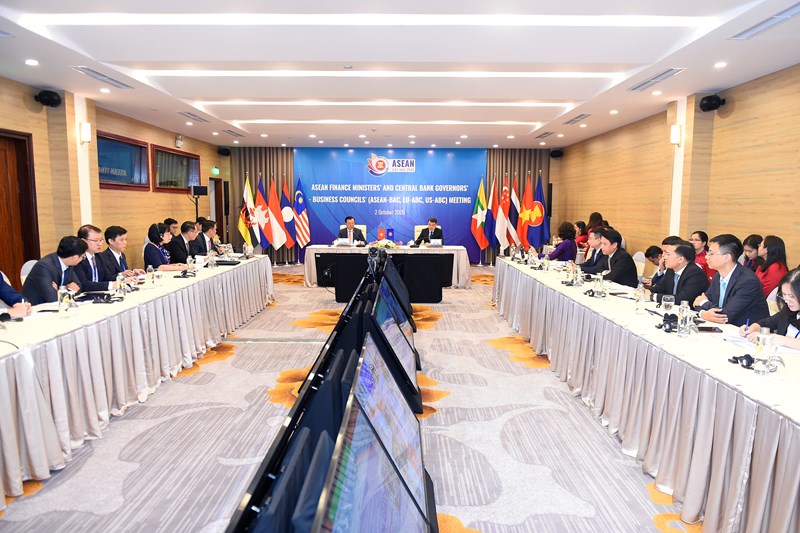 To&agrave;n cảnh phi&ecirc;n đối thoại tại điểm cầu Việt Nam.