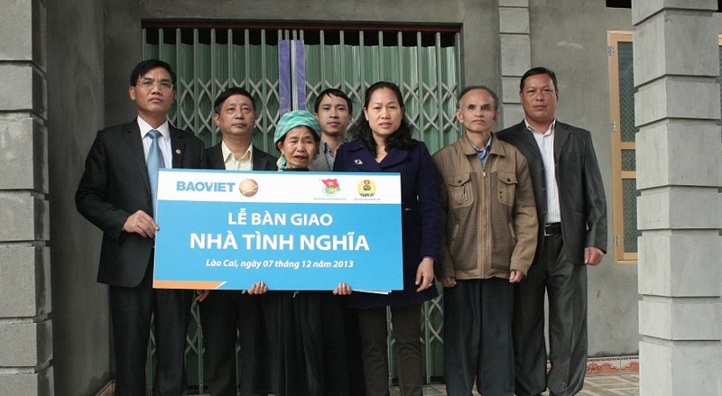 Bảo Việt hỗ trợ gần 200 triệu đồng cho người dân có hoàn cảnh khó khăn - Ảnh 1