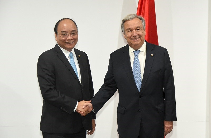 Thủ tướng Nguyễn Xuân Phúc gặp Tổng thư ký LHQ Antonio Guterres. Ảnh: VGP/Quang Hiếu