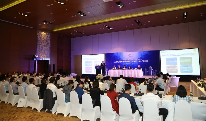 Đông đảo chuyên gia tài chính, nhà đầu tư đến tham dự buổi Analyst Meeting của Novaland.