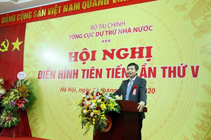Thứ trưởng Bộ T&agrave;i ch&iacute;nh Tạ Anh Tuấn ph&aacute;t biểu chỉ đạo hội nghị.