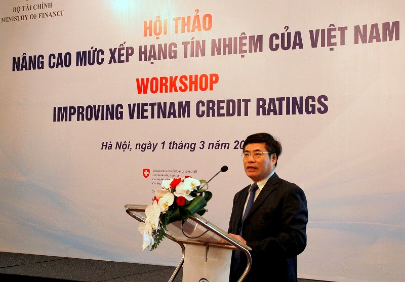 Ông Trương Hùng Long, Cục trưởng Cục Quản lý nợ và tài chính đối ngoại phát biểu tại Hội thảo. Nguồn: Văn Trường