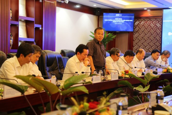 Ông Vũ Hồng Nam, Thứ trưởng Bộ Ngoại giao – Chủ nhiệm Ủy ban Nhà nước về người Việt Nam ở nước ngoài.