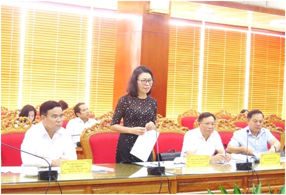 Thứ trưởng, Tổng Giám đốc BHXH Việt Nam Nguyễn Thị Minh phát biểu tại buổi làm việc.