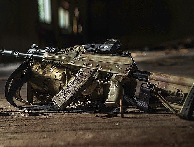 Kalashnikov khẳng định Bộ Quốc ph&ograve;ng Nga l&agrave; kh&aacute;ch h&agrave;ng duy nhất đặt mua AK-12 để thay thế AK-74M.
