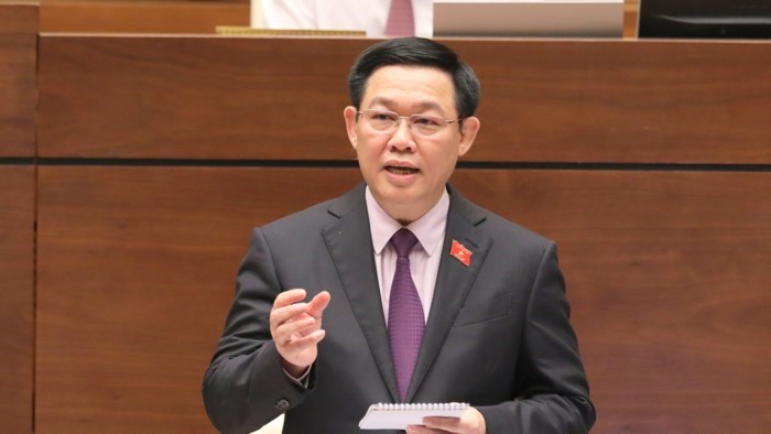 Phó Thủ tướng Vương Đình Huệ trả lời chất vấn.