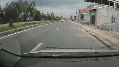 [Video] Xe tải chở gas đi ngược chiều, phóng tốc độ cao