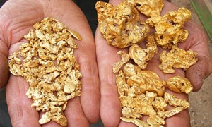Doanh nghiệp có vốn đầu tư nước ngoài làm thủ tục nhập khẩu vàng nguyên liệu sẽ thuận lợi hơn