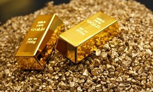 Giá vàng thế giới giảm 4,5 USD