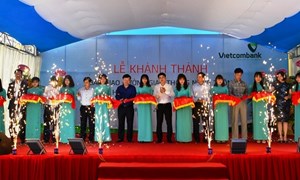 Vietcombank bàn giao công trình giao thông trị giá 3 tỷ đồng cho Hưng Yên