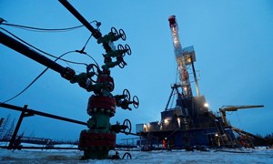 Iraq kêu gọi OPEC+ họp khẩn để giúp cân bằng thị trường dầu toàn cầu