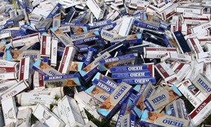 Đồng Tháp: Thu giữ gần 1.500 bao thuốc lá vô chủ