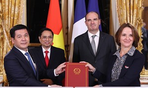 Cơ quan và doanh nghiệp Việt - Pháp ký kết các thỏa thuận hợp tác trị giá nhiều tỷ USD