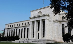 Các quan chức Fed bị chia rẽ về quan điểm lạm phát và bất ổn tài chính