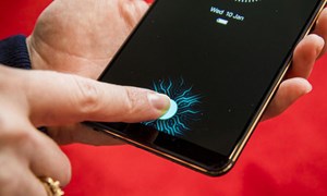 Tính năng 'vạn người mong' của iPhone X sẽ xuất hiện trên Galaxy S10