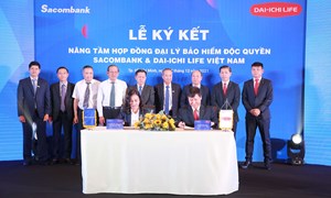 Sacombank và Dai-ichi Life Việt Nam nâng tầm hợp đồng đại lý bảo hiểm độc quyền