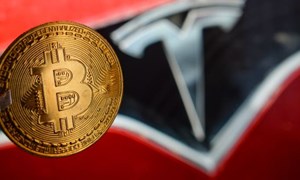 Tesla bất ngờ thông báo ngừng chấp nhận bitcoin 