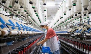  Sản xuất Trung Quốc bất ngờ tăng trưởng mạnh 