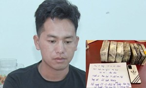 Lai Châu: Bắt đối tượng mua bán, vận chuyển trái phép 12 bánh heroin qua biên giới