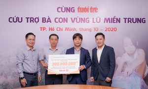 Hanwha Life Việt Nam ủng hộ 200 triệu đồng hỗ trợ người dân miền Trung 