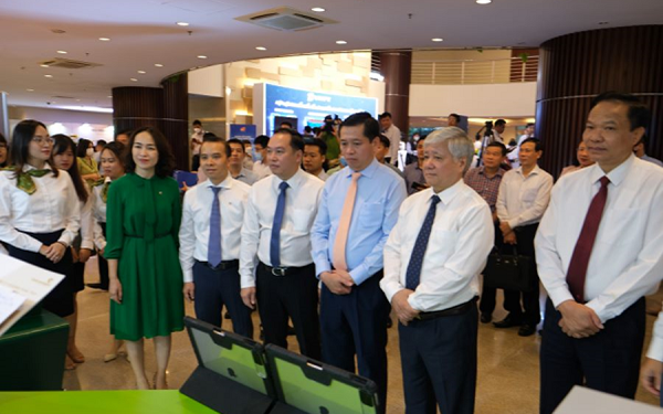 Vietcombank với cuộc vận động “Người Việt Nam ưu tiên dùng hàng Việt Nam”