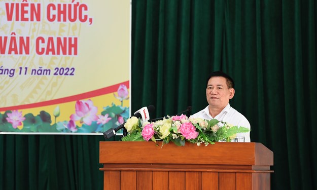 Bộ trưởng Bộ Tài chính Hồ Đức Phớc tiếp xúc cử tri tại Bình Định