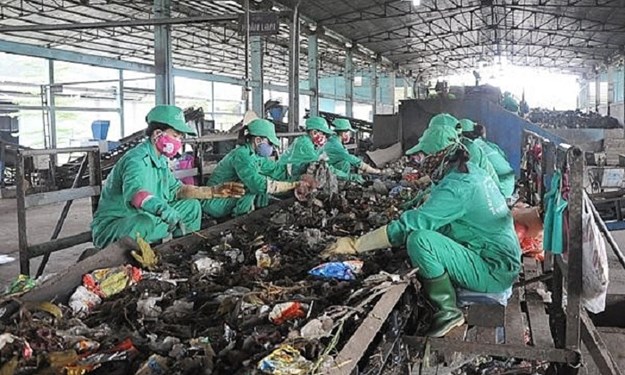 Chính sách đối với sản phẩm được sản xuất từ hoạt động tái chế, xử lý chất thải