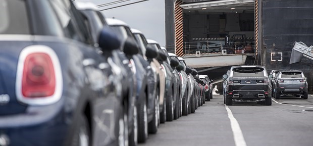 Doanh số bán ôtô mới ở Anh giảm khoảng 40% trong tháng 1