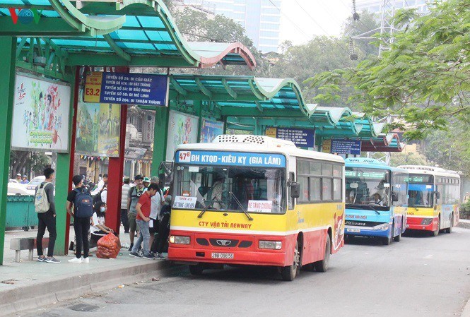 [Infographics] Hà Nội giảm 900 lượt xe buýt mỗi ngày để phòng COVID-19