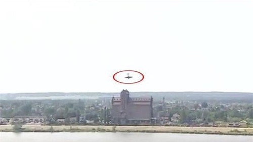 [Video] Khoảnh khắc máy bay lao xuống sông trong lúc nhào lộn trên không