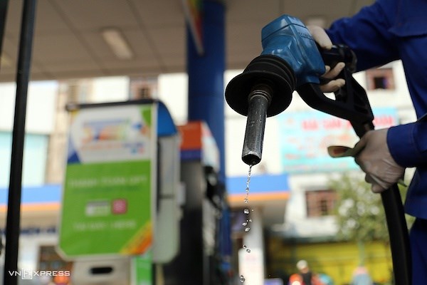  Giá xăng dầu hôm nay 7/7: Bất ngờ giảm mạnh, còn giảm tiếp?