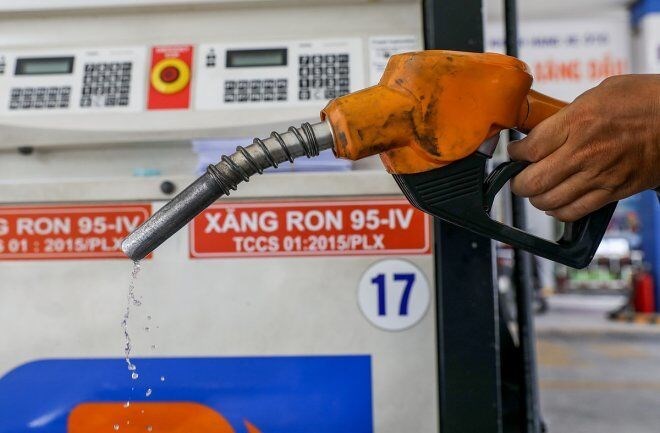  Giá xăng dầu quay đầu giảm do động thái từ Iran