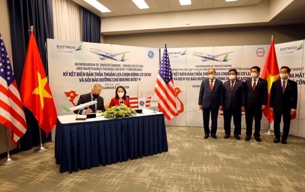  Chủ tịch nước Nguyễn Xuân Phúc dự lễ ký kết hợp đồng giữa các doanh nghiệp Việt Nam và Hoa Kỳ