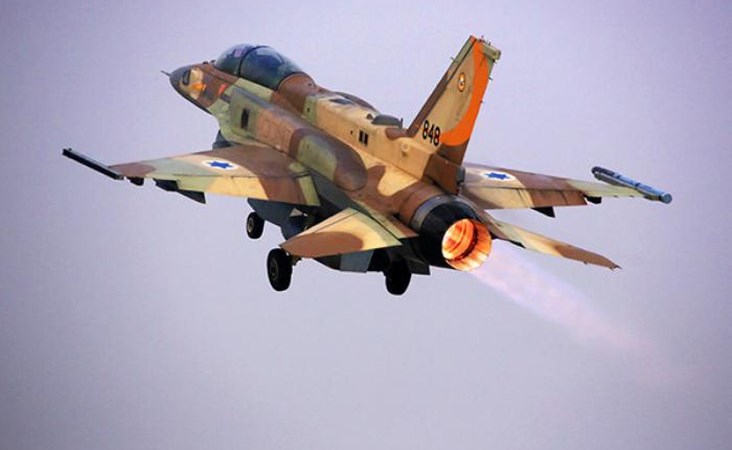 [Ảnh] Tiêm kích F-16 Israel bật tăng lực chạy trốn khi bị S-300 Syria 